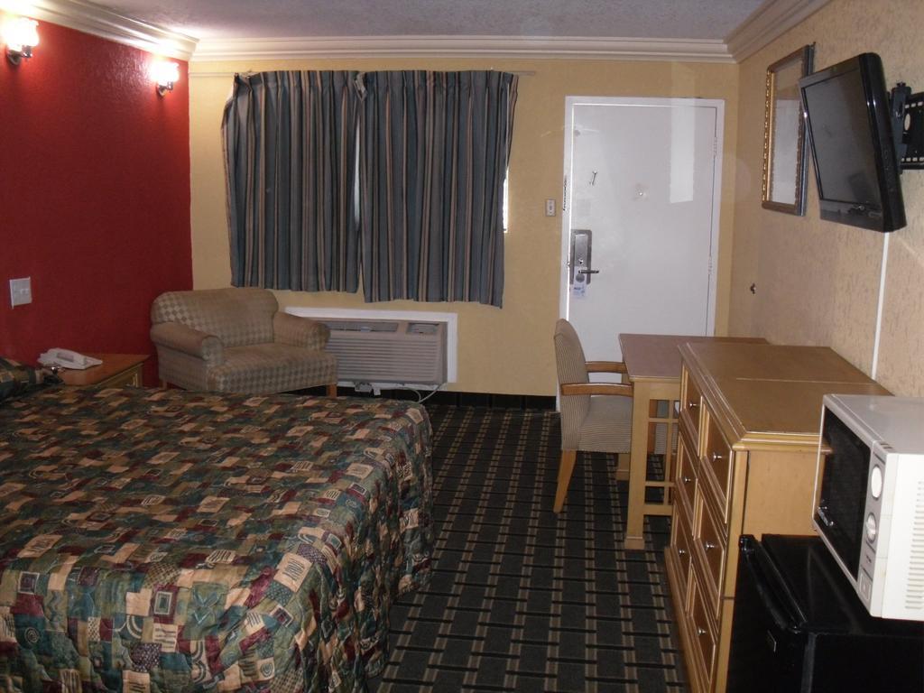 Budget Inn & Suites Abbeville Room photo